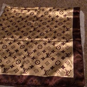 Lv scarf